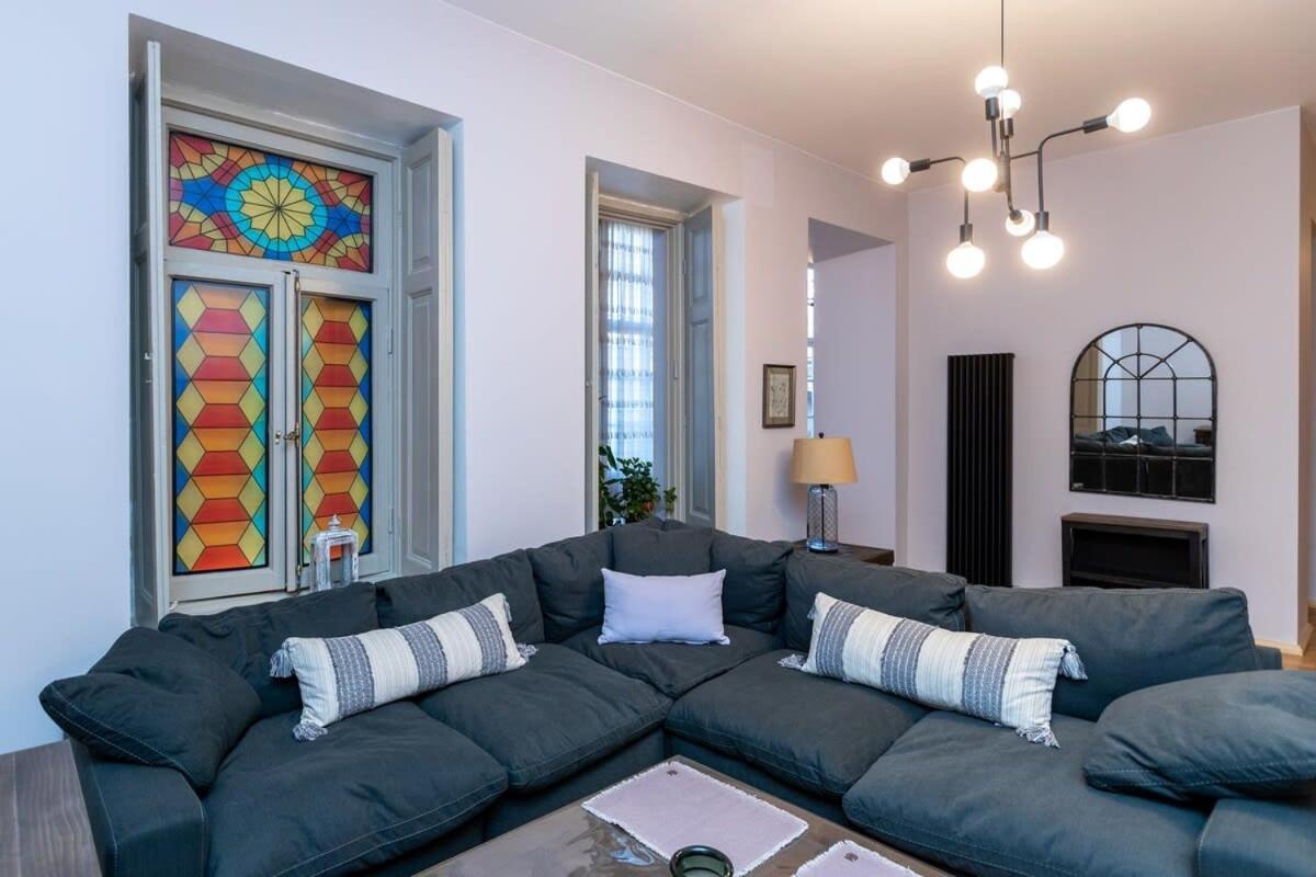 Stylish 2Br Apt In The Heart Of Old Tbilisi Luaran gambar