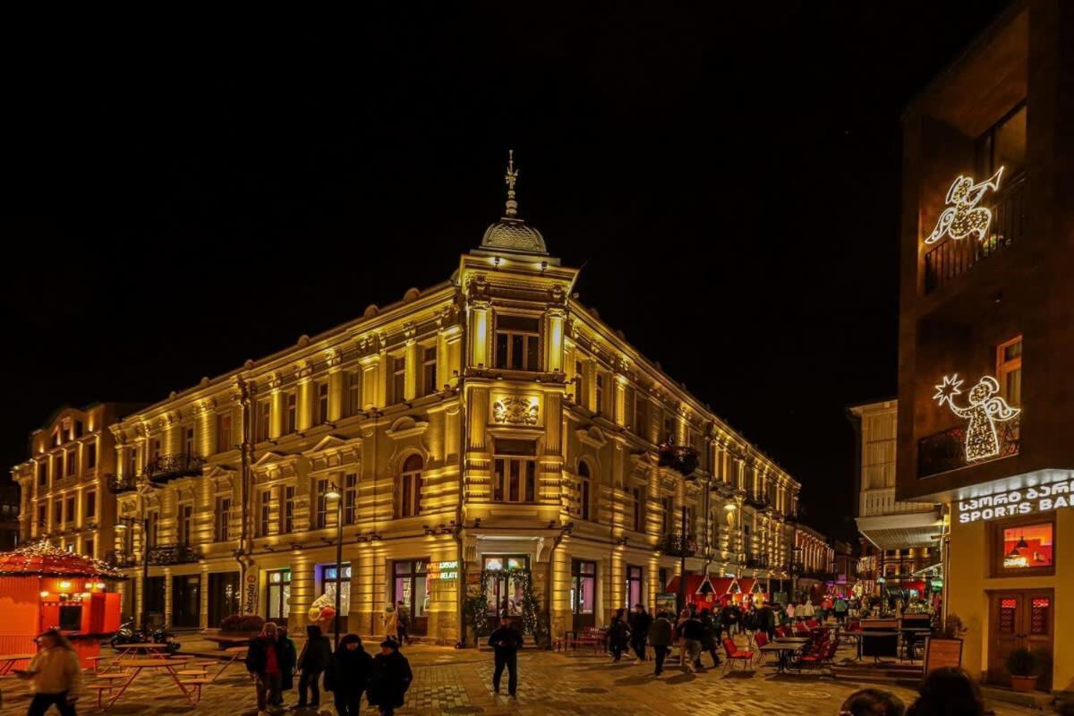 Stylish 2Br Apt In The Heart Of Old Tbilisi Luaran gambar