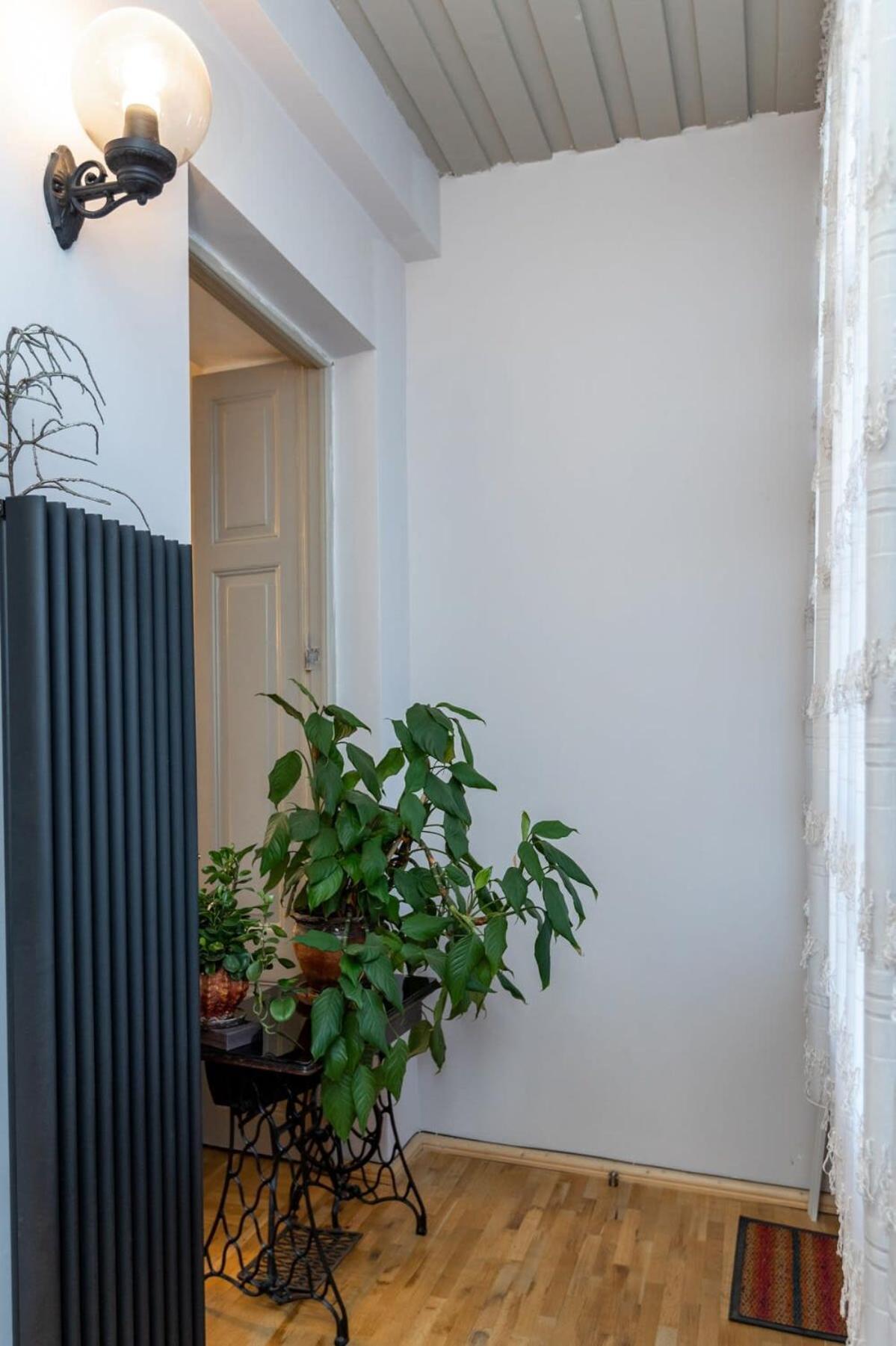 Stylish 2Br Apt In The Heart Of Old Tbilisi Luaran gambar